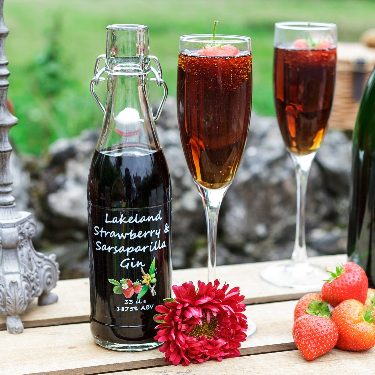 オーガニックリキュール　ルーマニア　BRAN Strawberry Lakeland_Liqueurs_Strawberry_S